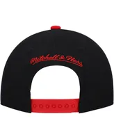 Men's Mitchell & Ness Black D.c. United Team Script 2.0 Stretch Snapback Hat