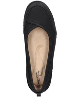 Easy Street Women's Poe Comfort Flats