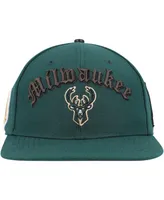 Men's Pro Standard Hunter Green Milwaukee Bucks Old English Snapback Hat