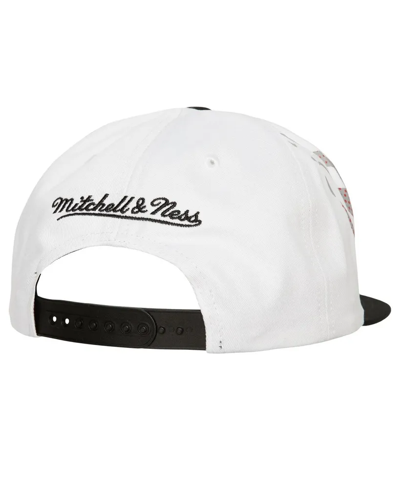 Men's Mitchell & Ness White Chicago Bulls Hot Fire Snapback Hat