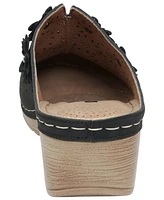Gc Shoes Women's Krista Perforated Flower Wedge Mules