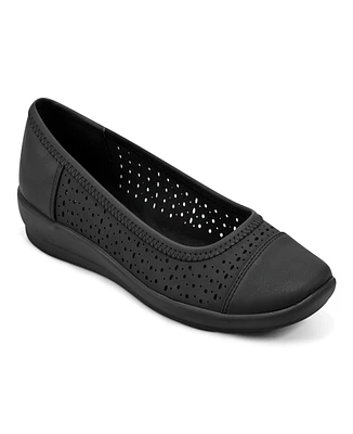 Easy Spirit Women's Avien Lightweight Slip-On Flats