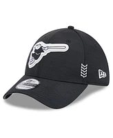 New Era Men's San Diego Padres 2024 Clubhouse 39THIRTY Flex Fit Hat