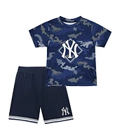 Toddler Boys and Girls Fanatics Navy New York Yankees Field Ball T-shirt and Shorts Set