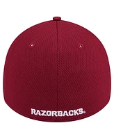 New Era Men's Cardinal Arkansas Razorbacks Active Slash Sides 39Thirty Flex Hat