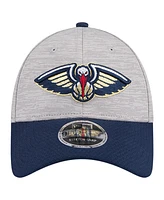 New Era Men's Heather Gray/Navy New Orleans Pelicans Active Digi-Tech Two-Tone 9Forty Adjustable Hat