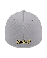 New Era Men's Gray Pittsburgh Pirates Active Pivot 39thirty Flex Hat