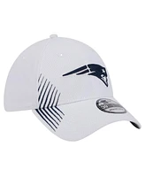 New Era Men's White England Patriots Active 39thirty Flex Hat