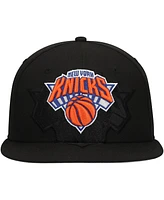 New Era Men's Black York Knicks Blackout Shadow Logo 59FIFTY Fitted Hat