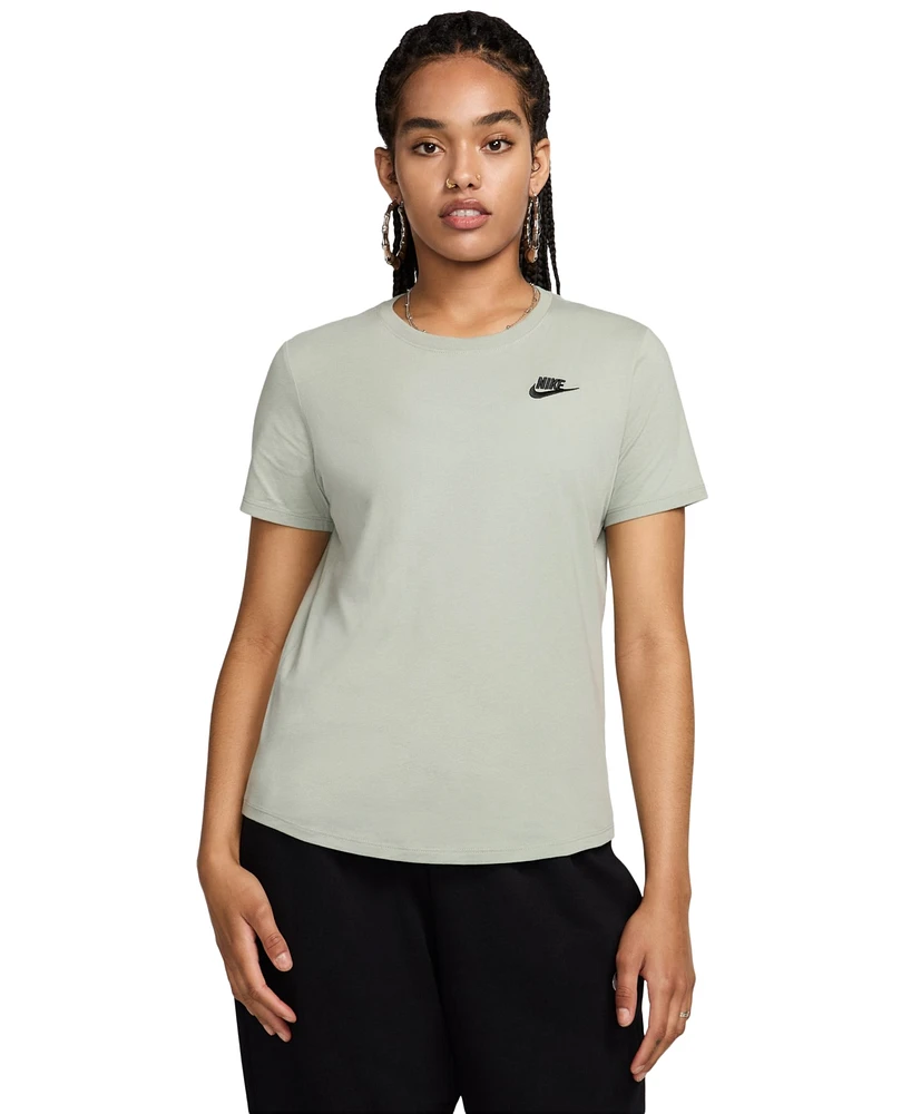 Nike Women's Sportswear Club Essentials T-Shirt