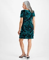 Connected Petite Printed Short-Sleeve V-Neck Dress