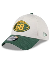 New Era Men's Stone/Green Green Bay Packers 2024 Sideline Historic 39THIRTY Flex Hat