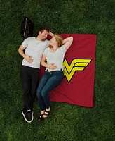 Oniva Dc Comics Wonder Woman Impresa Picnic Blanket, 60" x 50"