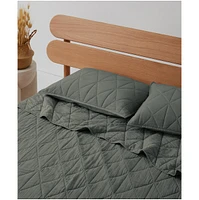 Pact Organic Cotton Diamond Quilt