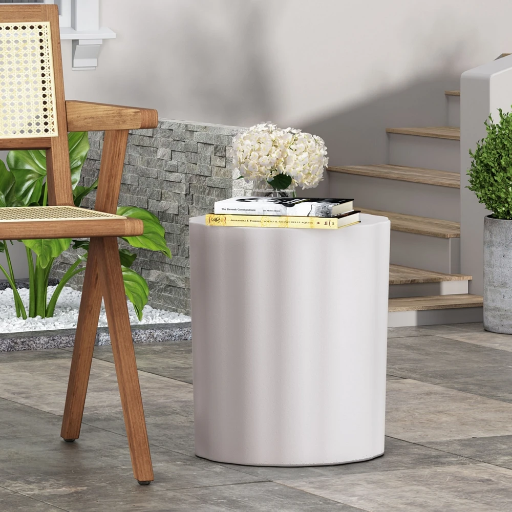 Streamdale Furniture Versatile Concrete End Table: Indoor/Outdoor, Lightweight, No Assembly