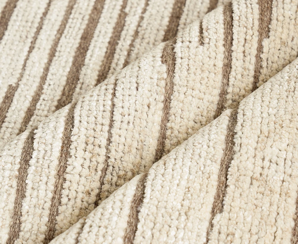 Exquisite Rugs Eaton 4042 6'x9' Area Rug