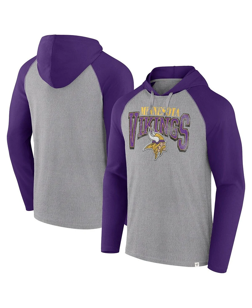 Fanatics Men's Minnesota Vikings Under Center Long Sleeve Hoodie T-shirt