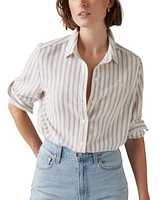 Levi's Women's Classic Fit Button-Front Shirt