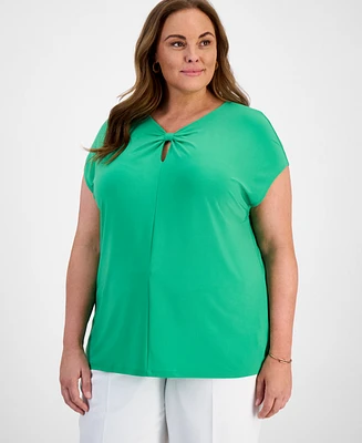 Kasper Plus Keyhole-Neck Pleated Top