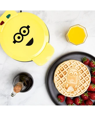 Uncanny Brands Minions Kevin Waffle Maker