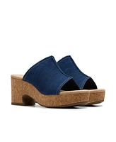 Clarks Collection Women's Nerisa Vine Wedge Sandals