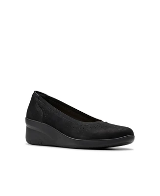 Clarks Collection Women's Suttyn Kaylie Slip-On Shoes