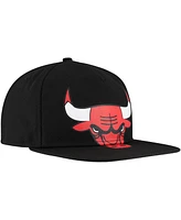 New Era Men's Black Chicago Bulls Oversized Puff Print Logo Golfer Snapback Hat