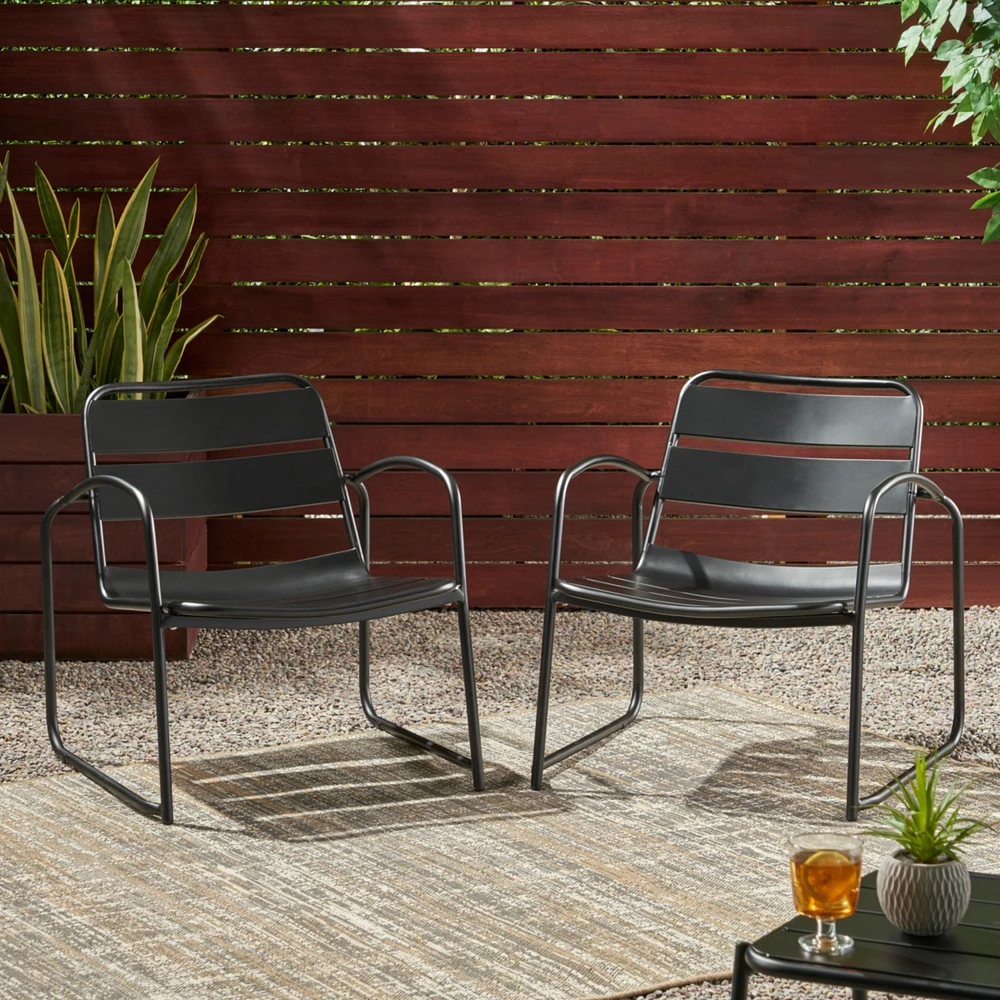 Enchanting Outdoor Haven: Charming Stool for Ultimate Relaxation