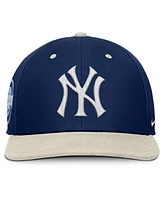 Nike Men's Navy/Cream New York Yankees Pro Performance Snapback Hat