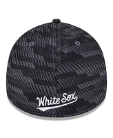 New Era Men's / Chicago White Sox 2025 Mlb Clubhouse 39THIRTY Flex Hat