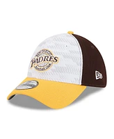 New Era Men's Brown/Gold San Diego Padres 2025 Mlb Clubhouse 39THIRTY Flex Hat