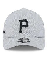 New Era Men's Gray Pittsburgh Pirates 2025 Mlb Clubhouse 9FORTY M-Crown Adjustable Hat