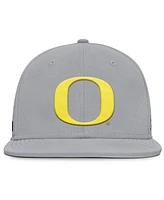 Nike Men's Oregon Ducks On-Field Dugout True Performance Fitted Hat