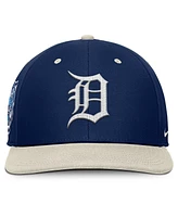 Nike Men's Navy/Cream Detroit Tigers Pro Performance Snapback Hat