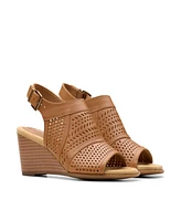 Clarks Collection Women's Emmalae Hope Wedge Sandals