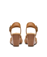 Clarks Collection Women's Emmalae Iris Wedge Sandals
