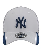 New Era Men's Gray York Yankees Linear 39Thirty Flex-Fit Hat