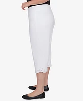 Alfred Dunner Plus Crystal Springs Eyelet Cuff Capri Pants