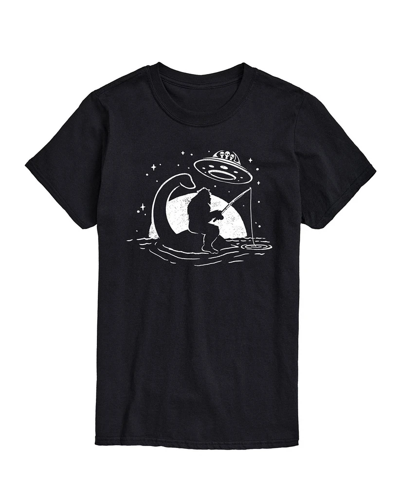 Airwaves Men's Sasquatch Alien Scene Short Sleeve T-Shirt