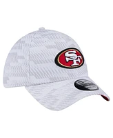 New Era Men's White San Francisco 49ers Gameday Graded 39THIRTY Flex Hat