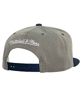 Mitchell & Ness Men's Gray Atlanta Braves Basic Flip Snapback Hat