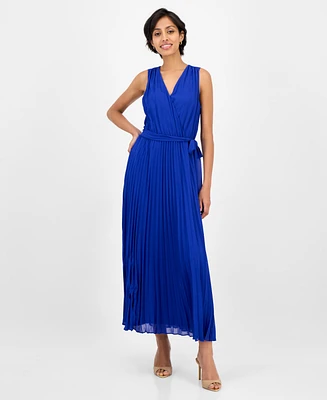 Sandra Darren Women's Sleeveless Pleated Maxi Dress