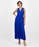 Sandra Darren Women's Sleeveless Pleated Maxi Dress