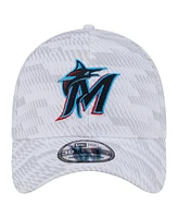 New Era Men's White Miami Marlins Graded 39THIRTY Flex Hat