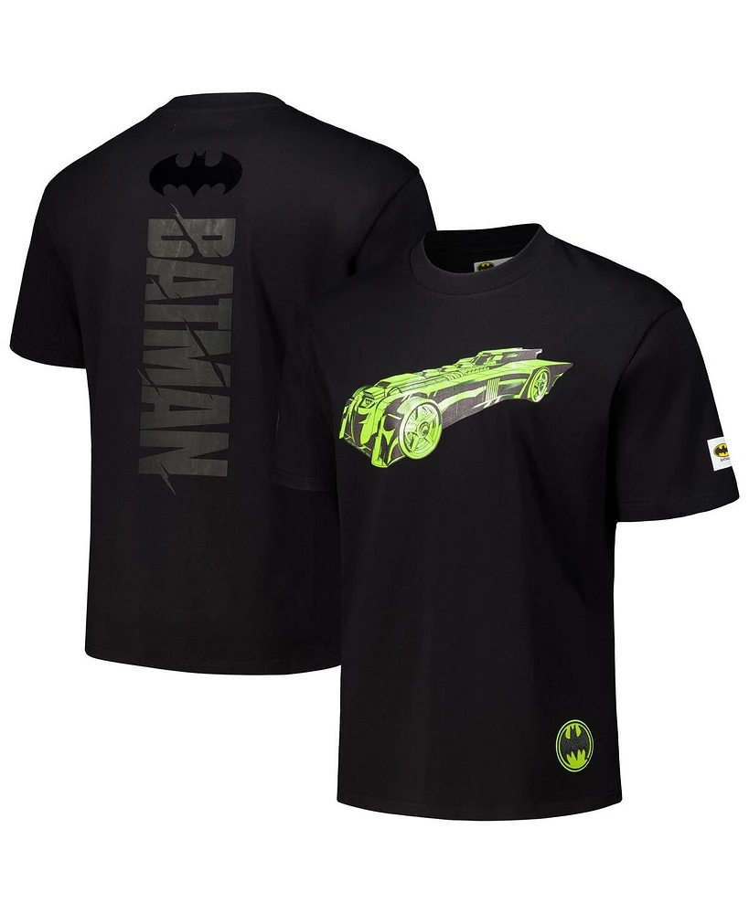 Freeze Max Men's Black Batman Comics Batmobile Loose Fit T-Shirt