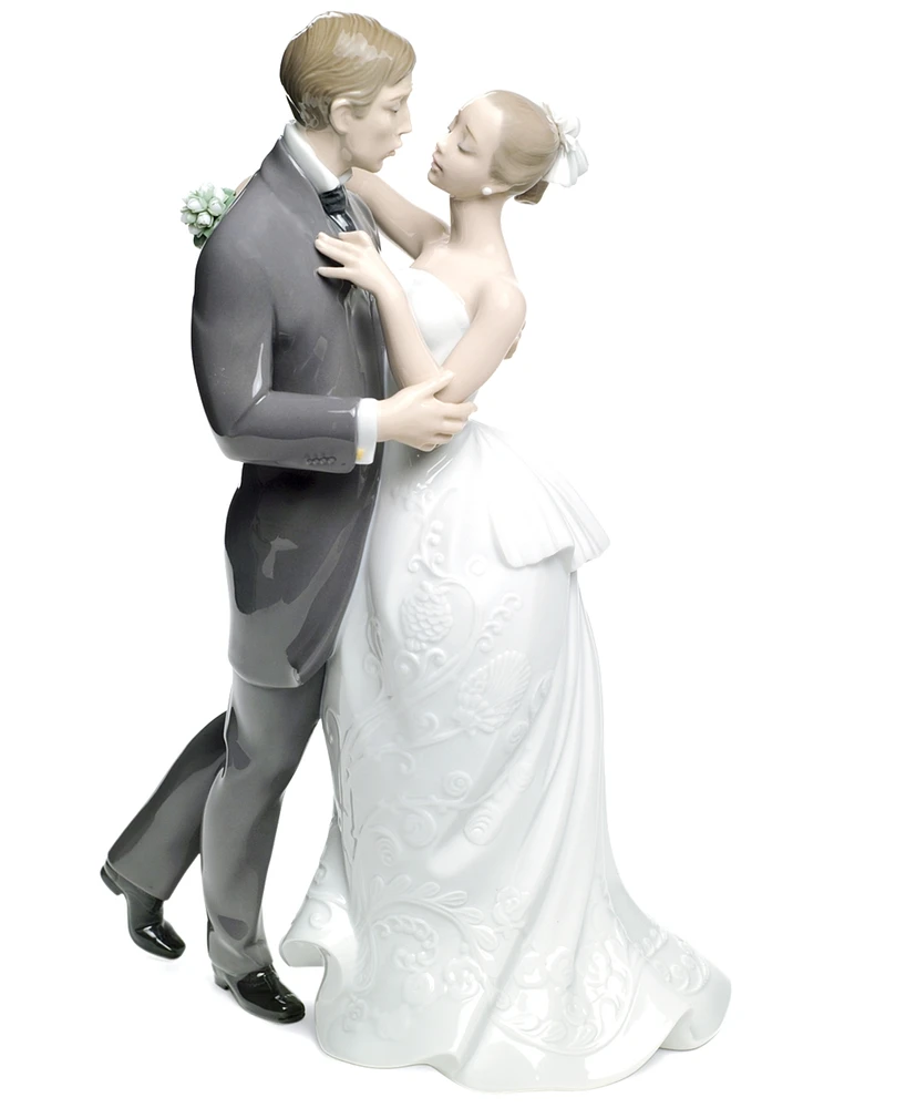 Lladro Collectible Figurine, Lovers Waltz