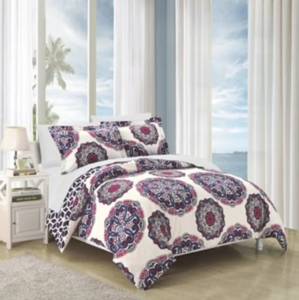 Chic Home Utopia 8 Piece Queen Bed a Bag Duvet Set