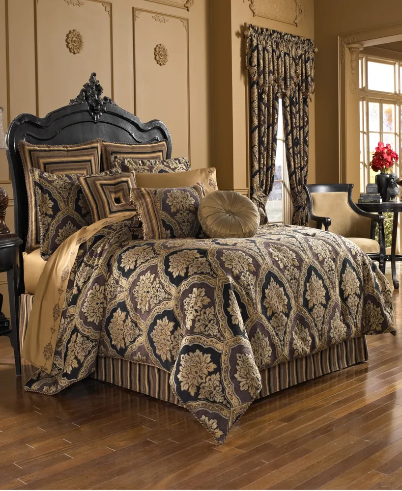 Five Queens Court Reilly Comforter Set