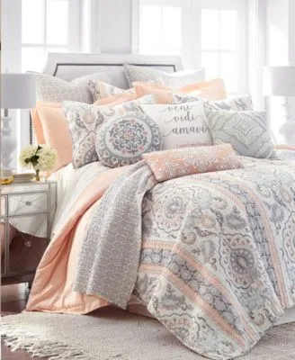 Levtex Darcy Paisley Damask Reversible Quilt Sets