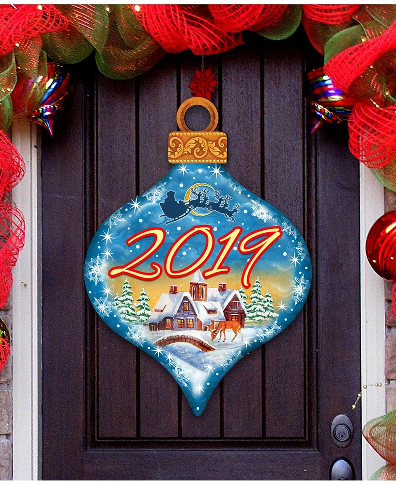 Designocracy 2019 Christmas Village Drop Dated Wooden Door Hanger